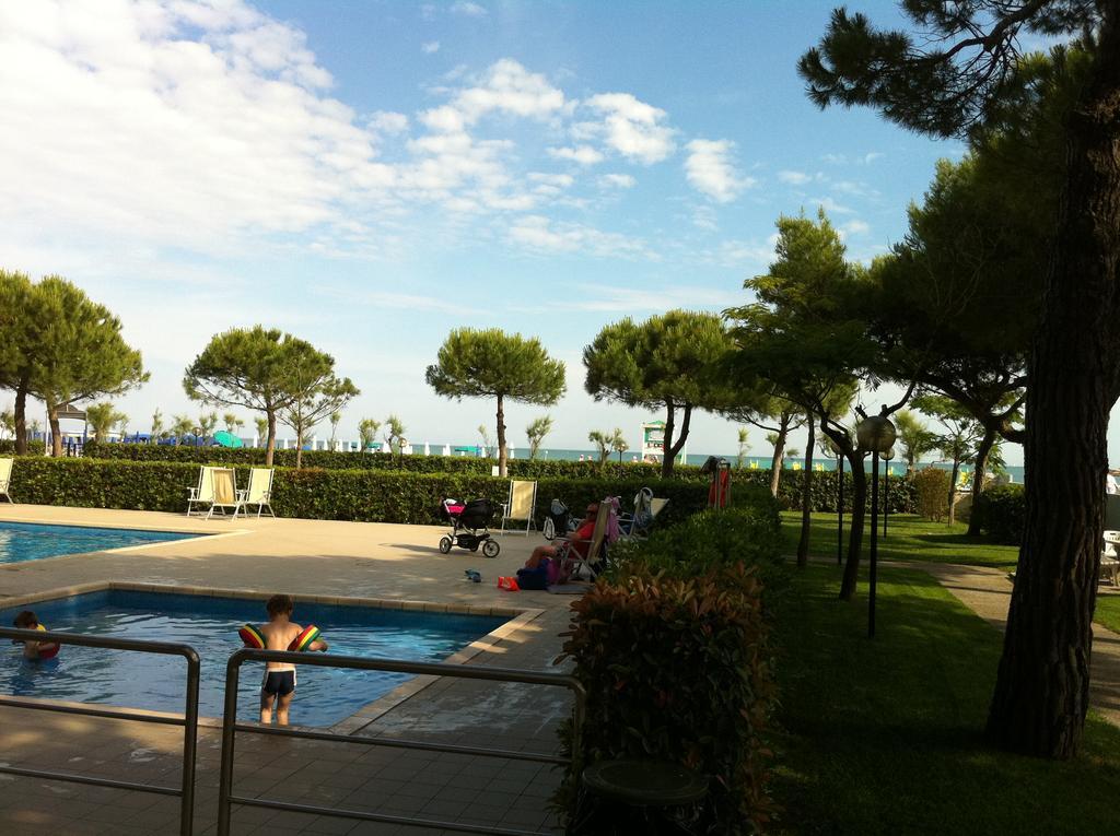 Residence Garden -Walterigato Apartments Solo Per Famiglie Lido di Jesolo Dış mekan fotoğraf